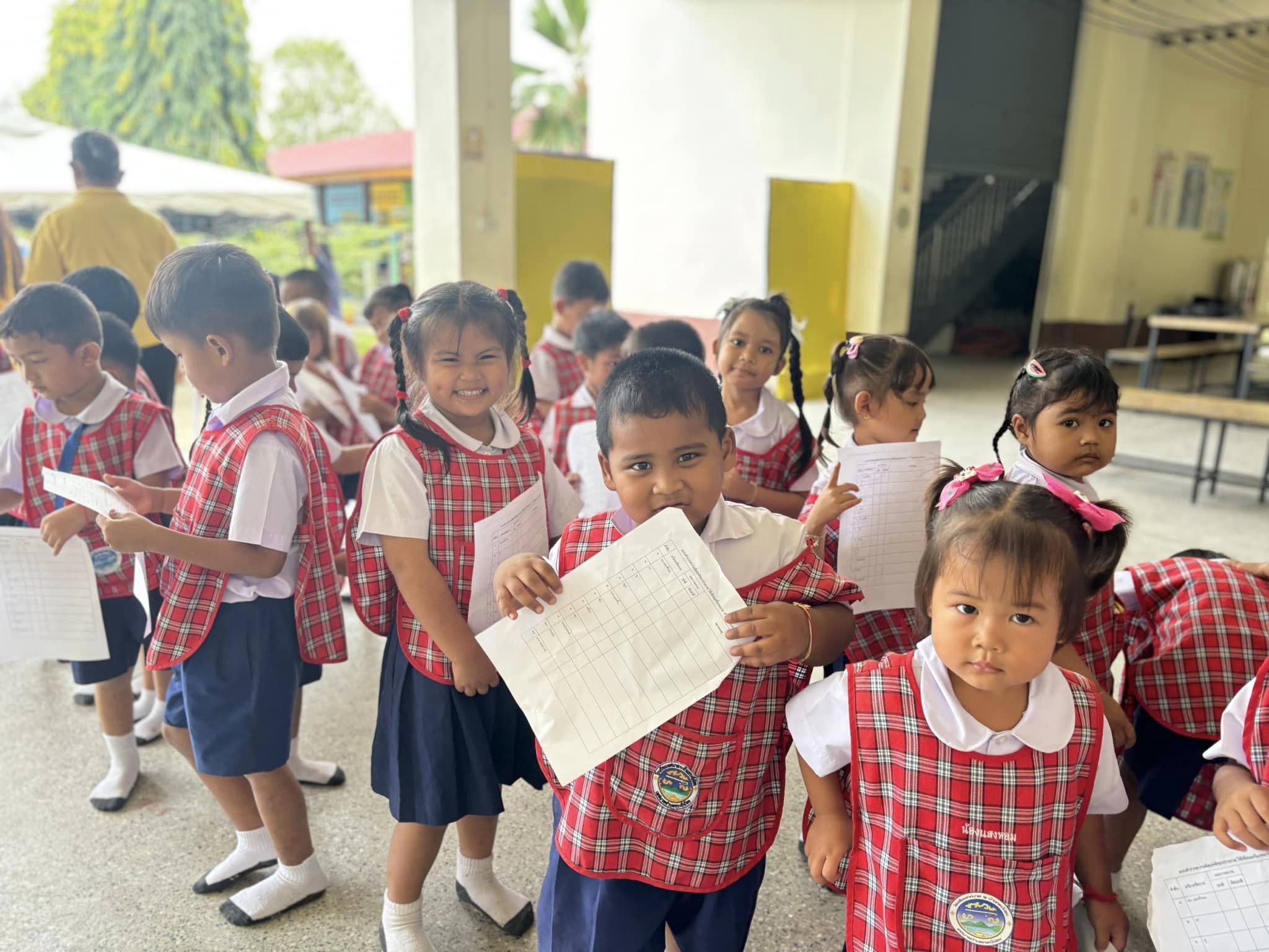 ลงตรวจสุขภาพเบื้องต้น ประเมินภาวะโภชนาการ ตรวจสุขภาพช่องปาก ตรวจโรคทางผิวหนัง ให้แก่นักเรียนโรงเรียนเทศบาล ๑ บ้านกระบี่น้อย