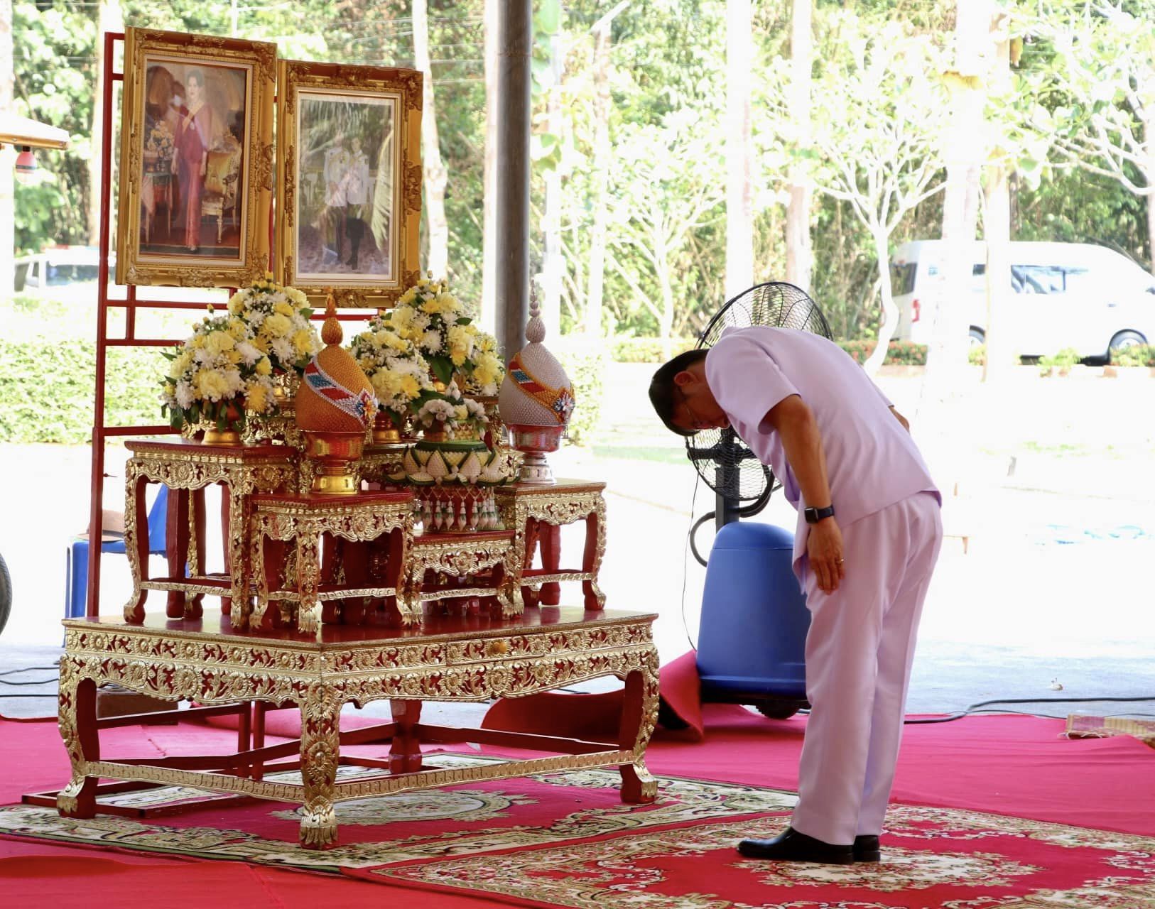 เข้าร่วมพิธีเจริญพระพุทธมนต์เฉลิมพระเกียรติ พระบาทสมเด็จพระเจ้าอยู่หัว สมเด็จพระนางเจ้าสิริกิติ์ พระบรมราชินีนาถ พระบรมราชชนนีพันปีหลวง และสมเด็จพระนางเจ้าฯ พระบรมราชินี