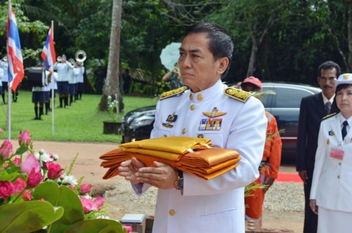 ทอดกฐินพระราชทาน ณ วัดกระบี่น้อย