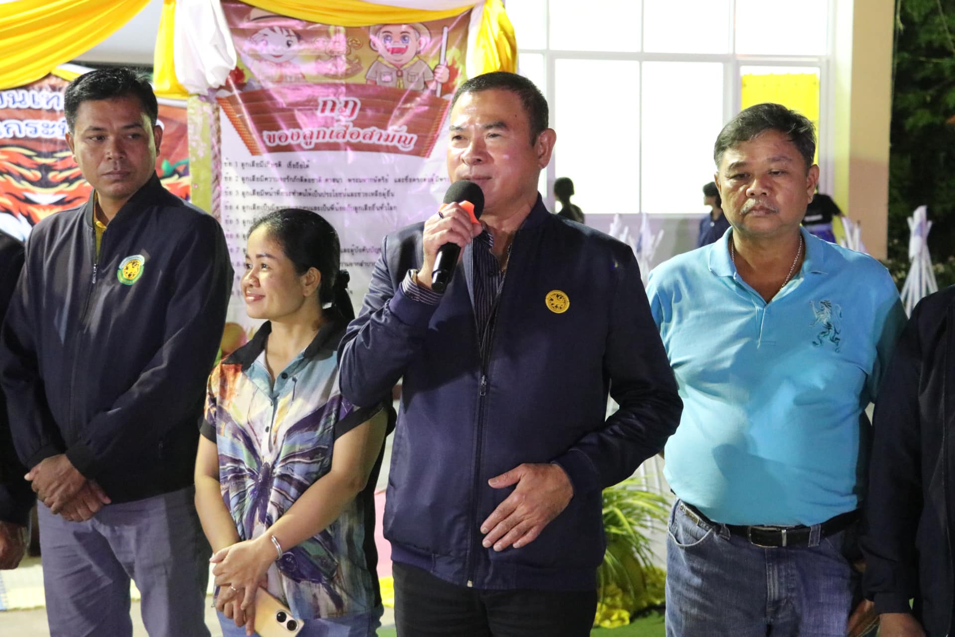 เปิดกิจกรรมชุมนุมรอบกองไฟค่ายลูกเสือ เนตรนารี ประจำปีการศึกษา 2567 โรงเรียนเทศบาล 1 กระบี่น้อย
