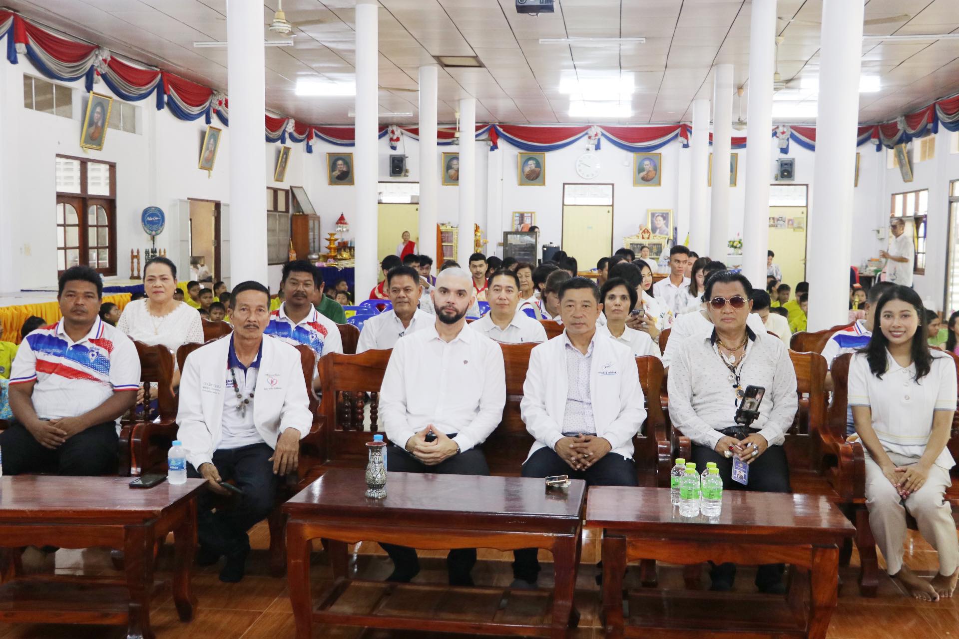 ร่วมถวายเทียนพรรษา ผ้าอาบน้ำฝน และเครื่องไทยธรรม
