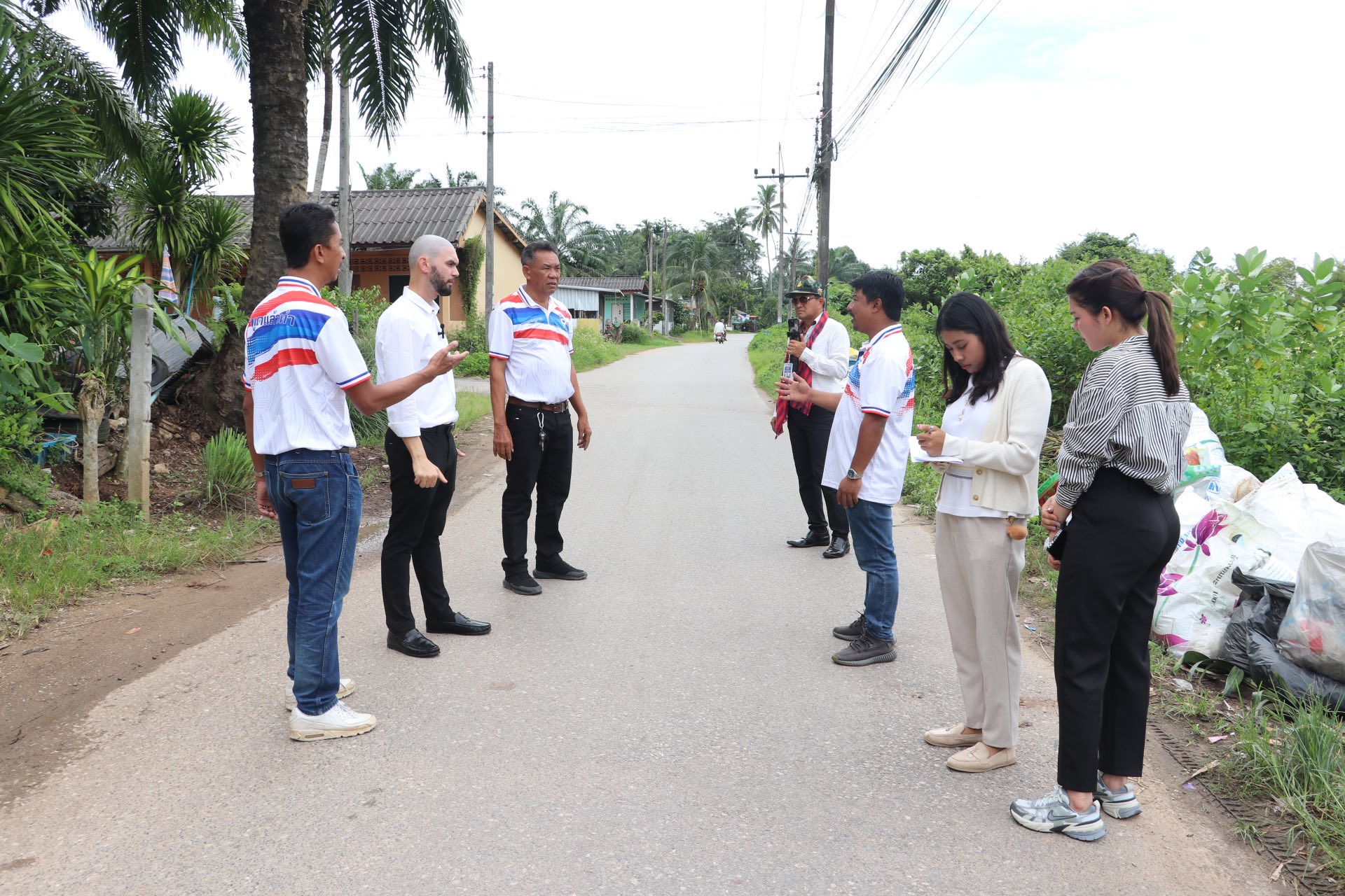 ร่วมลงพื้นที่ ตรวจสอบข้อเท็จจริง  ได้รับแจ้งปัญหาข้อร้องเรียน