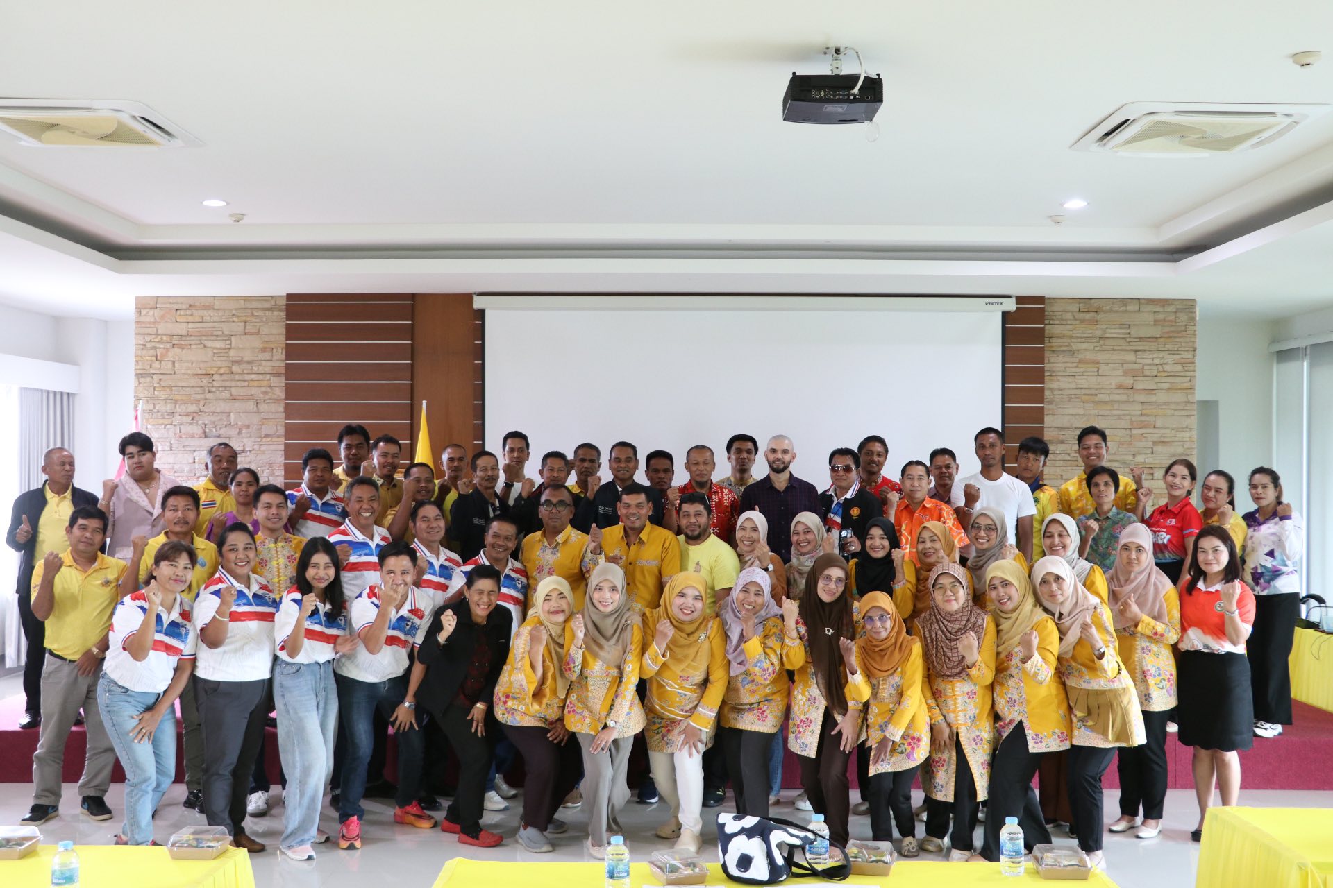 ร่วมต้อนรับคณะศึกษาดูงานจาก องค์การบริหารส่วนตำบลบาเระเหนือ อำเภอบาเจาะ จังหวัดนราธิวาส