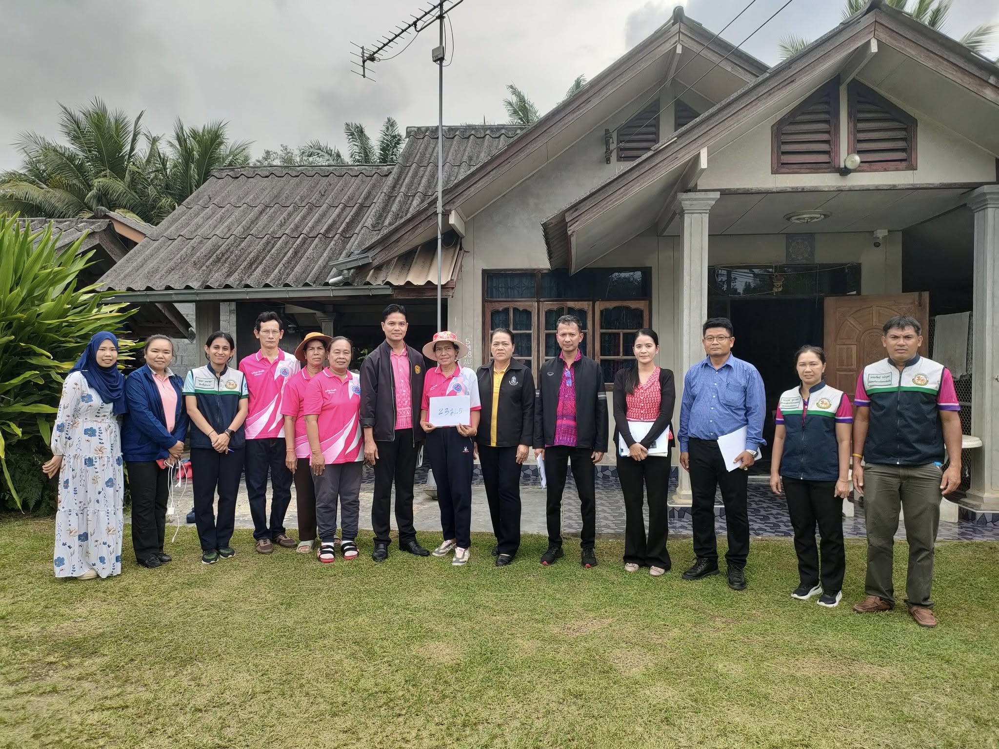 ร่วมลงพื้นที่ให้การต้อนรับคณะทวนสอบจากกรมปกครองส่วนท้องถิ่นร่วมกับผู้ประเมินภายนอก(VVB) และสำนักงานส่งเสริมการปกครองท้องถิ่นจังหวัดกระบี่
