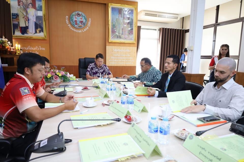เข้าร่วมประชุมคณะกรรมการจัดสรรที่ดิน พิจารณาการขออนุญาตแก้ไขเปลี่ยนแปลงแผนผังโครงการและวิธีการจัดสรรที่ดินตามมาตรา 32 แห่งพระราชบัญญัติจัดสรรที่ดิน พ.ศ.2543
