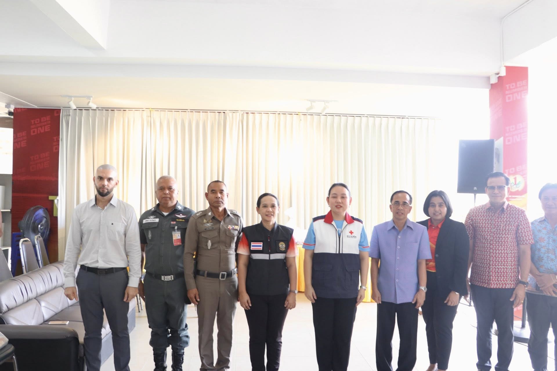 ร่วมเป็นเกียรติมอบถุงยังชีพฯ ให้กับประชาชนกลุ่มเปราะบางฯ