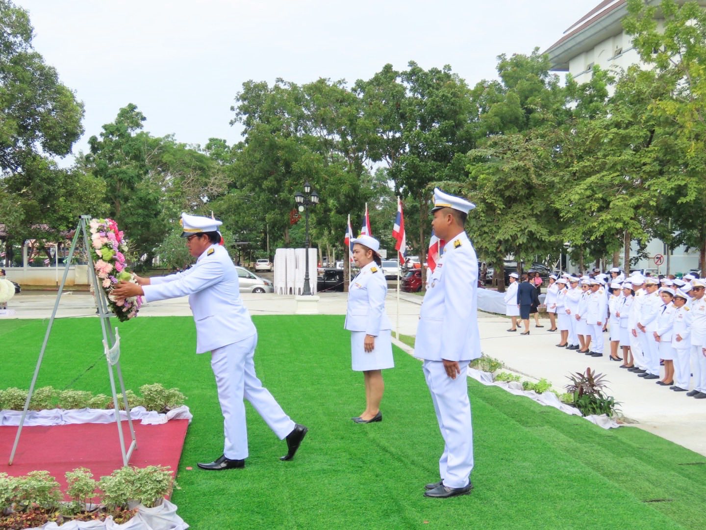 ร่วมพิธีวางพวงมาลา เนื่องในวันคล้ายวันสวรรคตพระบาทสมเด็จพระจุลจอมเกล้าเจ้าอยู่หัว