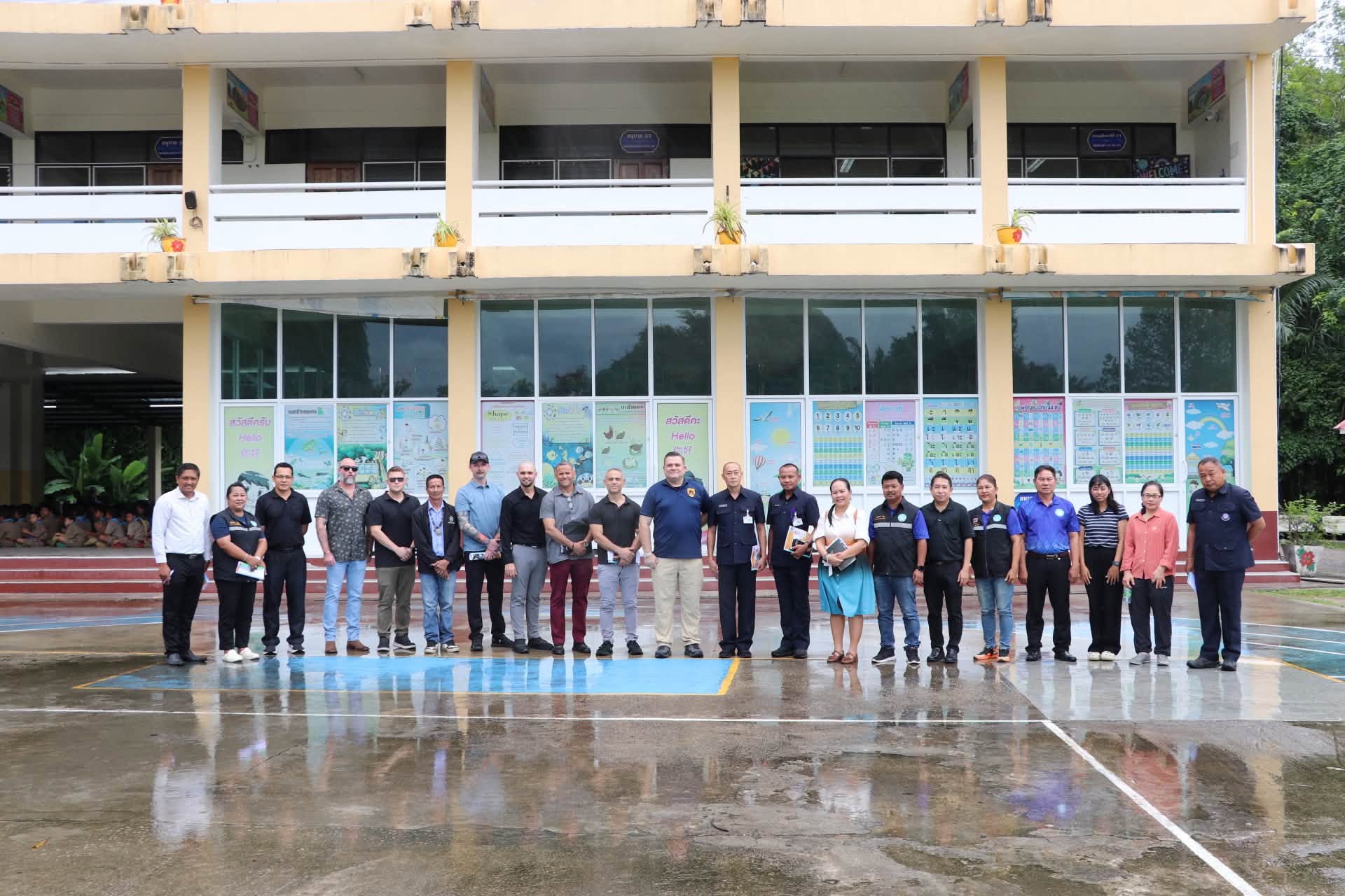 ร่วม ต้อนรับคณะฯ ลงสำรวจความต้องการ ในการพัฒนาโครงสร้างพื้นฐาน ของ โรงเรียนเทศบาล 1 บ้านกระบี่น้อย
