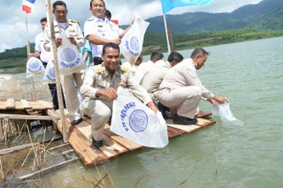 พิธีปล่อยพันธ์สัตว์น้ำ เพื่อถวายเป็นพระราชกุศลแด่สมเด็จพระนางเจ้าสิริกิติ์พระบรมราชีนีนาถ